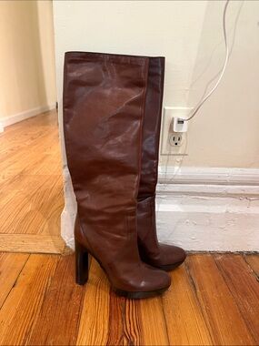 Gucci Brown Leather Knee-High Platform Heel Boots